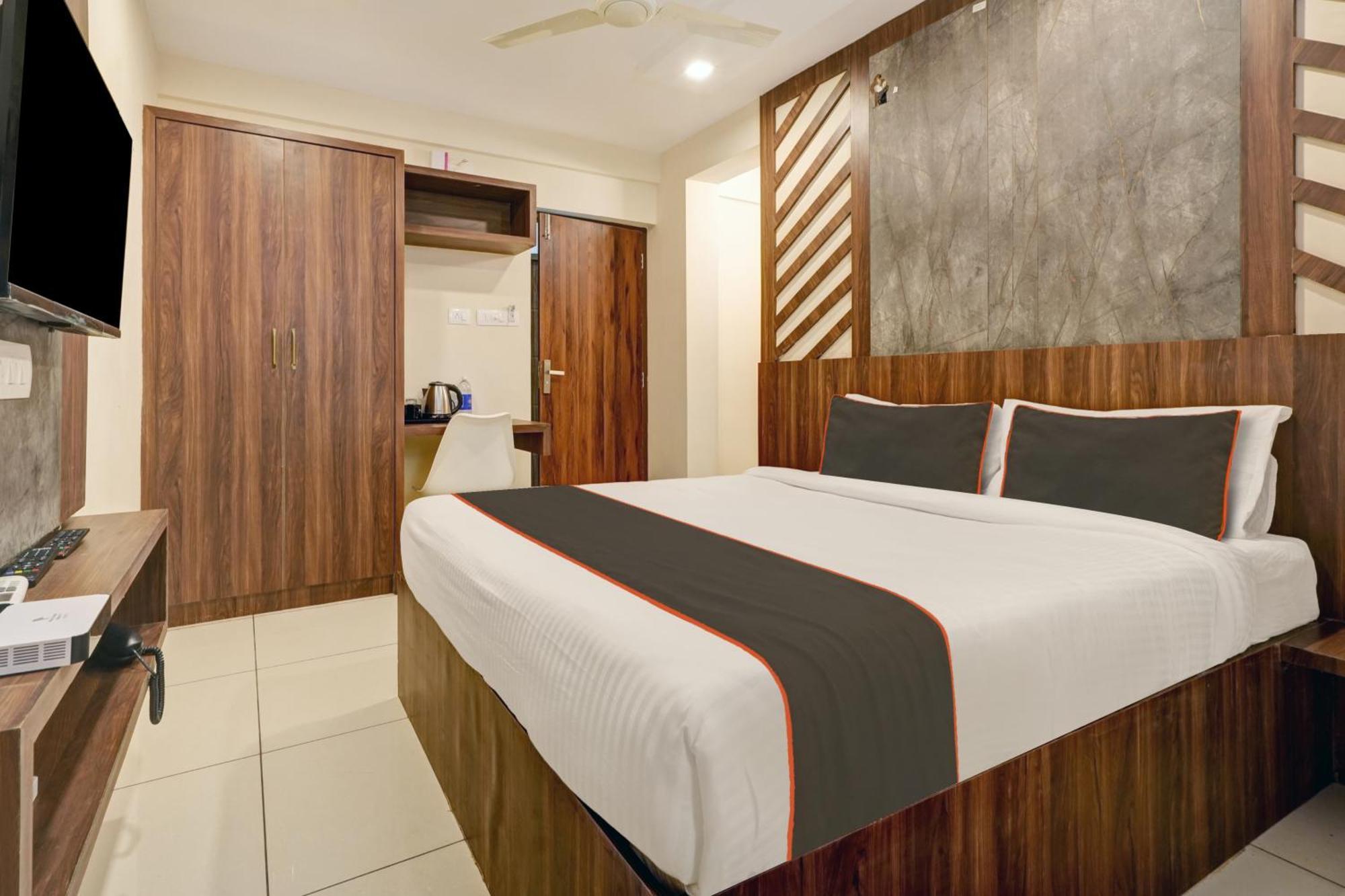 Gypsy Hotel Cusat Kochi 外观 照片