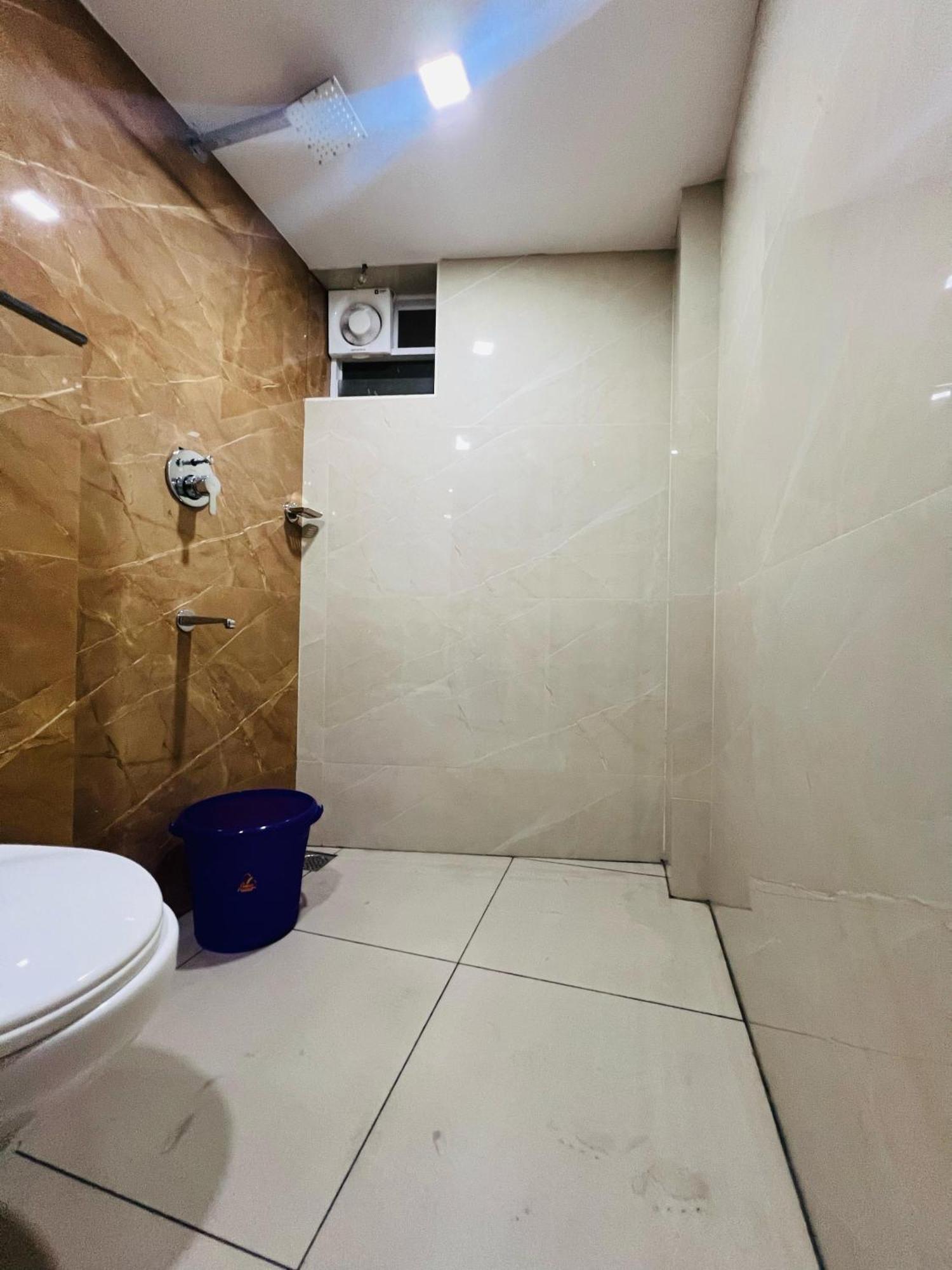 Gypsy Hotel Cusat Kochi 外观 照片